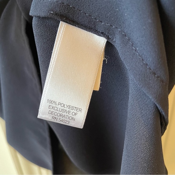 Banana Republic Navy Blouse - Size XS - Picture 2 of 6